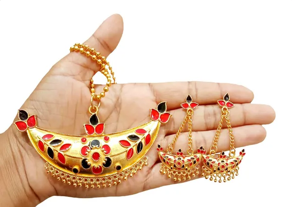 Assamese_Traditional_Gold_Plated_Red_Black_Colour_Joonbiri_Chain_Jewellery_Set_For_Women